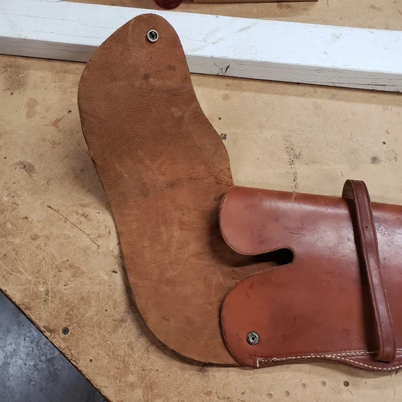 Hunter 'Gunlock' Leather Rifle Scabbard - Style 412 26 - Picture 6 of 16